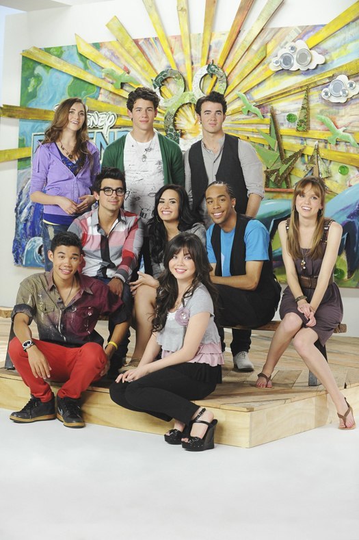 Send It On (feat. Demi Lovato, Jonas Brothers, Miley Cyrus & Selena Gomez), Disney's Friends For Change