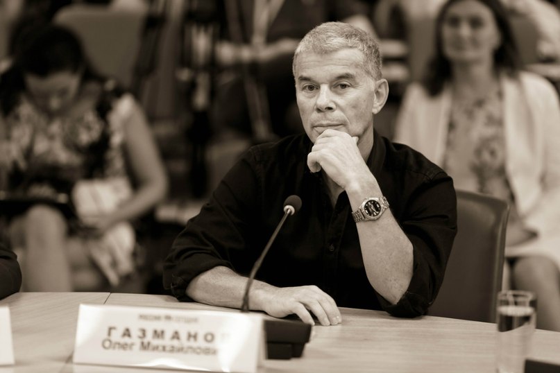Нефть и алмазы,золото,газ,флот,ВДВ,ВВС и спецназ.Водка,икра,Эрмитаж и ракеты,самые красивые женщины планеты,шахматы,опера,лучший балет,скажите,где
