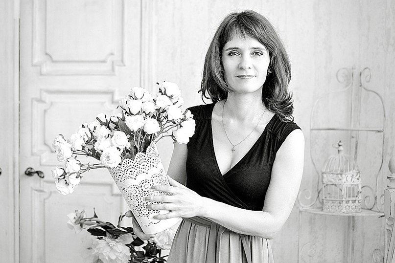 От чего расцветает женщина. Нужен ли женщине секс для здоровья. Что такое близкие отношения. Зачем нужен яркий макияж. Откуда появляются стервы.,