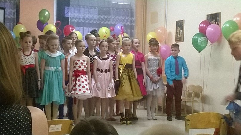Одноклассники (ученицы 9 кл. 43 шк.,г. Луганск , Украина, 2012) ( Штурман Жорж), Песня на выпускной